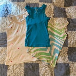 🐸 Bundle of 3 girls tank tops size 10/12